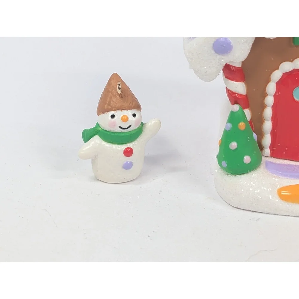 Hallmark 'Gingerbread‎ Surprise' 2020 Member Exclusive Ornament